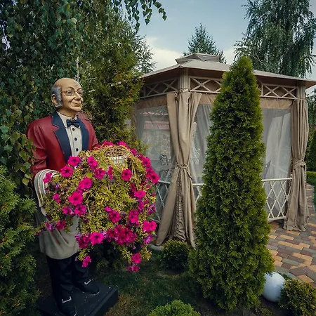 Sofievsky Posad Sofiivska Borshchahivka